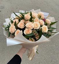Букет Кремовые розы Латте в Новоаганске