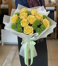 Букет цветов из:  Хризантемы и Розы в Новоаганске